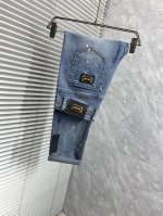 p250 普拉达 男士丹宁牛仔裤，官宣画册海报穿搭款！ 客供高级进口的丹宁原色面料，特选日本冈山纯正13Oz 盎司牛仔布料，重磅环保植物酵素水洗工艺，肌理有着淡