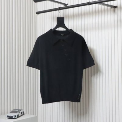 fendi 芬迪 25Ss 斜纽扣针织Polo短袖经典衣领，纽扣开合。黑色棉质珠地布。 Size:S-Xl