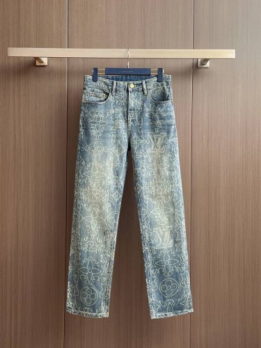 fmz Lv 路易威登 秋冬新款阔腿牛仔 丹宁水洗原单高端单品 整体采用的阔腿版型设计，定制的牛仔面料与裁剪比普通工艺复杂很多调整了好多次进口的牛仔面料，面料水