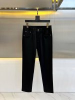 Vers范思哲、2025早春新品高端订制商务休闲西裤 定制五金辅料 日常商务时尚休闲都完全适用的款，上身效果超正，立体修身提臀，腿部线条完全得到彰显，含天丝特殊