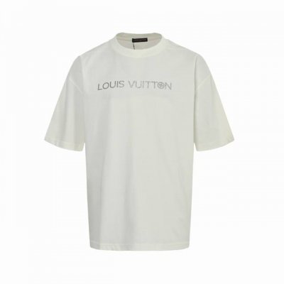 louis Vuitton 路易威登 25Ss 烫银字母短袖 面料采用定制240G 26支特滑双股精棉平纹高密无尘全棉布料。前幅高密度加厚，走线平整，代工品质，