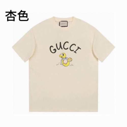 90 高品质Gucci25Ss年印花短袖！胸前品牌字母Logo大牌感十足！高端大气完美演绎，经典圆领不挑人版型上身巨显瘦 面料采用230克纯棉面料，保证舒适性同