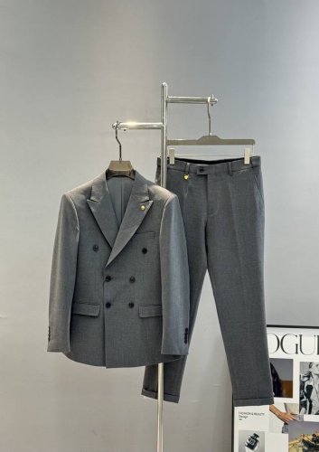上衣 裤子 Versac*瓦萨25S男士商务休闲西服套装，高端洋行出品，殿堂级品鉴奢华臻物，高级成衣限定系列，官宣高频搭配示范款，属于明星级的一款西服！作为镇店