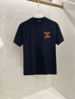 lv 2025早春新款男女同款短袖T恤，！定制专属纯棉面料，定制原版工艺螺纹，胸前重工字母Logo工艺设计！简约大方，从容百搭，档次极高，完美融入时尚还有风情感