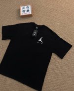 顶端刺绣品质乔丹Jordan刺绣Air黑色短袖宽松男女同款情侣款 采用抗菌260克新疆长绒棉重磅面料 透气舒适 怎么洗都不起球透气轻柔的短袖，让您穿着舒适一整天