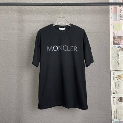 B43 moncler 蒙口新款标志性字母Logo立体压胶 Logo手臂口袋 Moncler标识 仿佛艺术家的灵魂印记 辨识度拉满 低调中蕴含着无尽的故事与格调