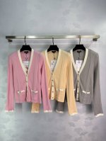 Chane*沙滩春夏新品 撞色修身针织开衫 金属装饰设计百搭减龄又时髦 少女穿搭修身版型不挑人上身巨显瘦 3色36.38.40三个码 T226B