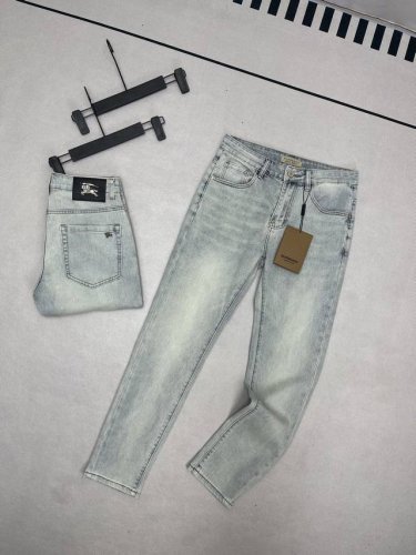 Burbberry巴宝莉2025Ss 春季新款战马皮标金属Logo商务休闲轻奢牛仔裤 只做精品 看面料 看做工 看细节 原厂原布原洗水！进口原版水洗弹力面料进口