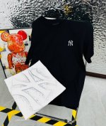 Mlb 高版本Mlb 2025夏季新花印花休闲宽松情侣款 短袖T恤977 细节:版本一比一复刻，吊牌 领标 水洗。 面料：采用40织双纱280克面料，原版1:1