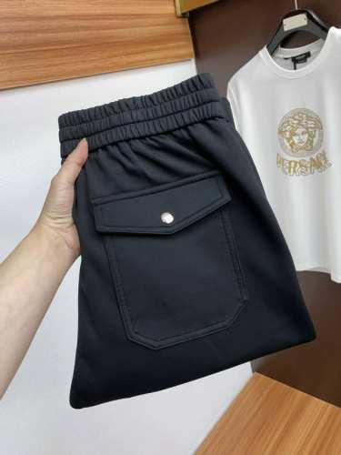 蒙口 2025春夏季新款，最新休闲裤。原版裤型上身休闲百搭、随性慵懒范，高级定制面料，订制工艺 舒适感爆棚。高端大气，夏天的味道有没有，首选 M-4Xl