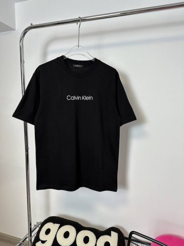 款号：Hmy68# Ck Calvin Klein简约字母印花短袖T恤 正儿八经270克纯棉双砂面料 所有面料均已提前做过缩水 品质第一 所见即所得 不会洗一次