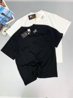 Arc‘Teryx始祖鸟领口立体Logo情侣款短袖T 这T恤我爱它一万年啊啊！！300G重磅纯棉！！ 好绝啊啊！！质感清晰可见～ 300G重磅纯棉 耐洗耐穿不易