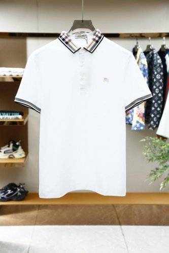 巴宝莉-重磅推荐！春夏新品 专柜在售 时尚高端男装polo-胸前Logo个性时尚 进口顶极高密度丝光珠地，极为亲肤舒适 摸上去非常的细腻，质感很好，凉爽透气，整