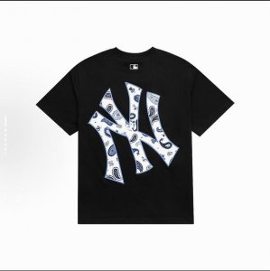 款号 711 #Mlb潮T恤王炸单品来啦！ 胸前La Ny刺绣立体精致，细节控狂喜 后背佩斯利花纹复古吸睛，出街自带Bgm 新疆棉面料透气不闷汗，洗衣机滚十次都