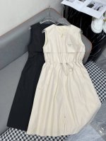 Prad* 25Ss新款无袖连衣裙 三角标装饰 抽绳束腰设计 两色三码Smla807 P390