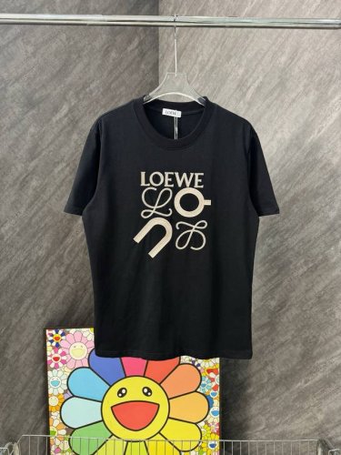 罗意威字母图案刺绣圆领短袖 Loewe 官网Zp同步新款T恤 面料采用32支双纱280克高克重纯棉面料 同缸定织定染原版同色螺纹 进口机器万针经典大标饱满刺绣