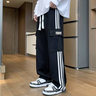 上新 新款2025耐克Nike休闲大口袋长裤直筒卫裤 耐Logo完美呈现经典 纯棉材质 质感特赞 ， 上身舒适有型 超级百搭得一款裤子 喜欢户外旅行 工装风老板