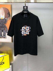 g*Venchy 纪梵希2025春夏新款原单男士圆领短袖T恤 专柜同步售卖 高端品质 高版本 Os版型阔版 爆款印胶印花Logo图案设计 定制进口双股100%纯