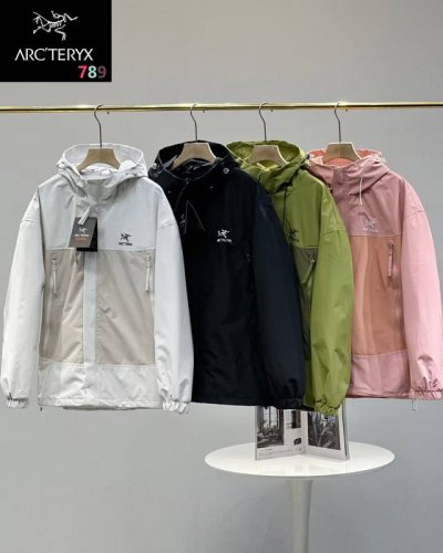 p210 始祖鸟24年春季新款，始祖鸟冲锋衣防水夹克外套.专柜同步新品！男女情侣同款，品质在线。重工打造走线。精细，面料，防水，防风，保暖。 高品质的货！跟柜子