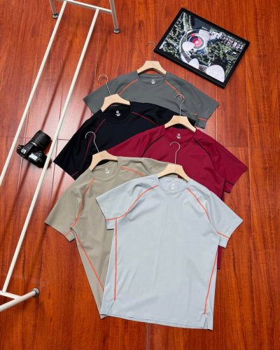 原单品质 Lululemon 露露黑科技速干短袖T恤 精选露露男士日常通勤穿搭，夏季黑科技速干运动休闲T恤，独特的织线工艺，很有特点，科技面料以及高端工艺，质感