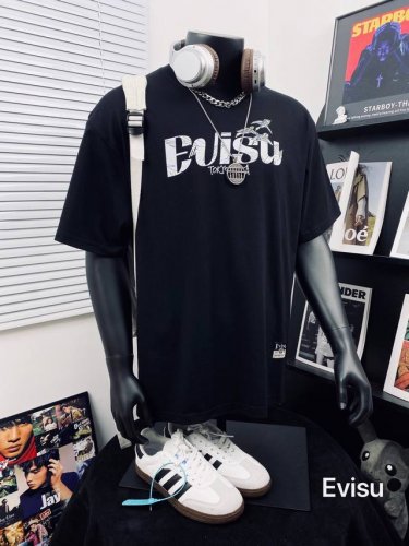 evisu 福神新品白鹭标志达摩男女休闲短袖T恤 不得不推荐一款非常受欢迎的硬货！夏季你需要这样一件超百搭的T恤官网发售 采用的技术是德国进口的数码印机 所以印