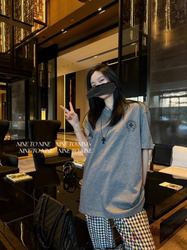 手提袋 手提袋不参与退换 Chrome Hearts 25Ss克罗心梵文字母印花灰色短袖T恤 仍然是270G高克重面料，同样做了预缩洗水两道工艺，有效降低缩率提