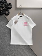 巴黎世家 2025春夏新款男女同款短袖T恤，！定制专属纯棉面料，定制原版工艺螺纹，胸前重工字母Logo工艺设计！简约大方，从容百搭，档次极高，完美融入时尚还有风