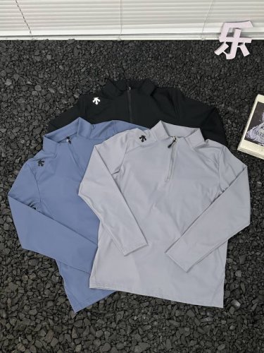迪桑特 Descente 吸湿速干通勤户外运动训练套头衫半拉链立领卫衣长袖 男女同款 都市生活的快节奏里，一件能无缝切换场景的战袍至关重要！这款半拉链立领卫衣，
