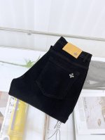Ch 25Ss夏季新品水洗休闲牛仔裤，专柜同步有售，原单狠货，进口原版水洗弹力面料，舒适有弹性，独特设计风格，顶级浮雕工艺字母图案Logo，原版五金辅料装饰，档
