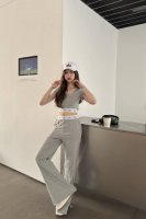 款号D25042957 Aloyoga新款 字母Logo织带拼接瑜伽服运动套装！薄棉弹力修身U领短款上衣高腰显瘦直筒侧开叉阔腿休闲裤！黑色、灰色、 M码：肩宽3