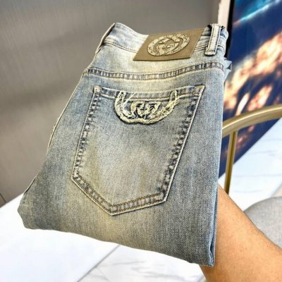 P250 gucc古家、2025早春新品经典男士单宁修身时尚水洗牛仔裤，纯正 香港洋行渠道货 经典明星级单品，丹宁牛仔裤属于衣橱的必备单品，属于日常混搭和造型的