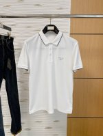 商务休闲通勤款,渠道精品唯美主义的英式裁剪艺术尽显男士魅力风采. 25春夏 专属标识polo衫短袖T恤 经典的翻领裁剪工艺从未停止.既不单调也不复杂,匠心之作彰