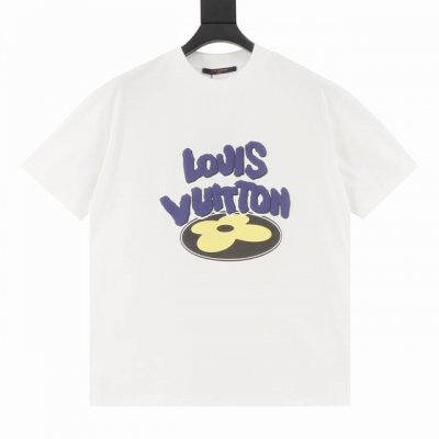 louis Vuitton 路易威登 花朵字母短袖T恤 三标齐全 采用高端索罗娜布料 采用绒面发泡工艺 手感非常舒服 Os落肩版型 时尚又个性 超级百搭的一款
