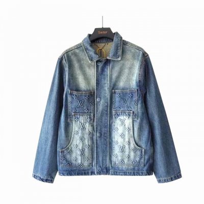 实拍细节图+尺码表 Louis Vuitton &路易威登Lv压花牛仔衣 面料纱定加密粗左斜纹牛仔布 压花部位独立开模4个摸具， 一比一进行压花 工艺后在里面注