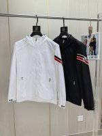 蒙口。25早春新品发售夹克外套，休闲日常穿搭！上身修饰身形、将时装美学和新都市商务休闲概念完美融合，通体将意式的极简、干练和户外功能性风格极致诠释，亦庄亦谐，塑