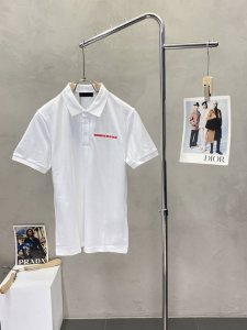 prada普拉达独家专供新款原单男士休闲polo短袖 高端定制 高版本 时尚百搭爆款进口面料 手感超柔软细腻 穿着亲肤舒适 高端精品 代工厂p精细做工 上身非常