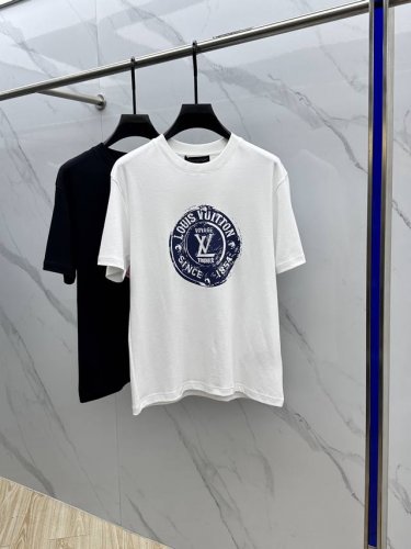 louis Vuitton*路易威登 2025春夏新款首发专柜最新款短袖圆领T恤 高端订制 设计前卫时尚！品牌Logo重工艺设计 高端定制丝光长绒棉面料.手感柔