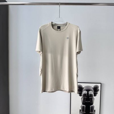 Kolon Sport 可降 25Ss 压胶速干短袖T恤 速干科技，时刻清爽 可隆速干情侣短袖运用前沿速干面料，加独特的压胶工艺，独特的纤维结构如同无数细密的吸