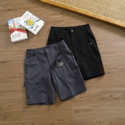 新款上新 品牌：可隆 Kolon Sport 尺码：M-L-Xl-Xxl-Xxxl 颜色：黑色-灰色 类型：轻量速干户外腰带短裤 材质：科技速干聚酯面料 裤长：