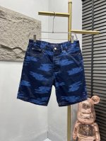 路易威登 25Ss 新款云纹 提花牛仔 采用定制斜纹提花牛仔料， 上身质感十足，舒适贴肤， 具有较好的耐磨性与透气性， 整体为牛仔的经典版型， 可搭配展现休闲时