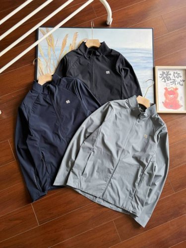 上新# 2025Kolon Sport 可隆户外夏季防晒衣轻薄立玲外套，柜子同款. 非市面跟单通货，喜欢高端品质的兄弟看过来，入手一件原汁原味风壳轻薄外套，全方