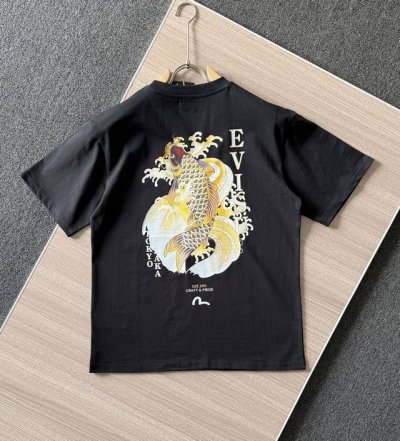 顶级版本 Evisu 福神锦鲤图腾印花T恤！ 25Ss夏季新品。进口机器印花，色彩鲜明，颜色正，不脱落，不开胶，采用进口颜料，无甲醛，无异味，领口订制织带包边包