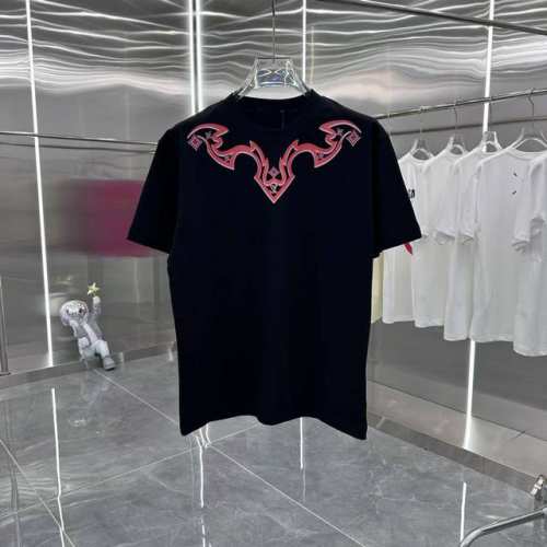 LV 2025春夏新款 圆领短袖T恤 5D凹凸打印工艺 男女同款宽松版 S M L Xl Xxl 五个码 黑色 白色