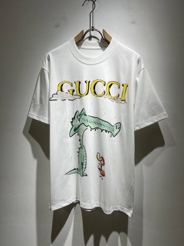Gucc*古家 2025春夏新款男女同情侣款休闲宽松棉质圆领短袖T恤衫！贸易公司渠道稀出，同步官网发售 ！ 2025春夏最新系列，经典时尚设计元素，为全新系列注