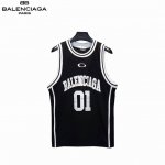 balenciaga 巴黎世家 25Ss 刺绣球衣背心 今年巴黎主打版型 近两年Oversize版型成了潮流的专注 也一直是近两年火爆主打 设计师的变更让此品牌