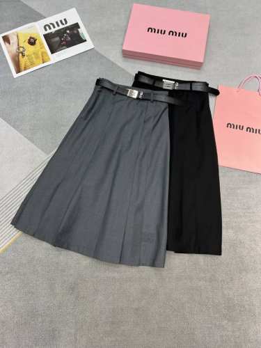 高品质Miumi* 25Ss新款半裙 下摆字母刺绣装饰 搭配经典腰带 简约大方 两色三码Sml