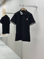 fendi 2025夏季新品翻领polo短袖 时尚单品设计 更加时尚舒适 高标准定制 上身非常有型 奢华品牌经典Logo图案 客供辅料 客供进口舒适透气面料质感