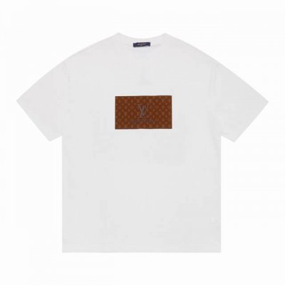上新 高版本 Louis Vuitton路易威登植绒满压字母硅胶设计短袖 最高版本！定制面料 克100%双纱棉！植绒满压字母硅胶工艺设计！ 辅料：开模原版过鉴定