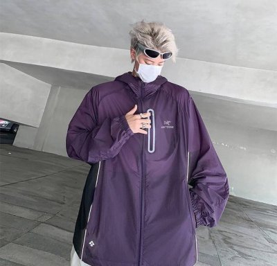 上新 Arc'teryx 始祖鸟夏季新款轻薄男女同款防晒服. 行走的“防晒伞”外套 夏季太阳下可以是防晒服，空调间可以是轻薄外套，一衣两穿 夏季刚需皮肤衣上线A