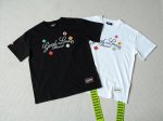 原厂品质 Good Brand 刺绣标语字母 彩色小花 短袖T恤 男女同款 颜色：黑色 白色 尺码： 1 2 3 4 尺码表 1码 衣长70肩宽52胸围114